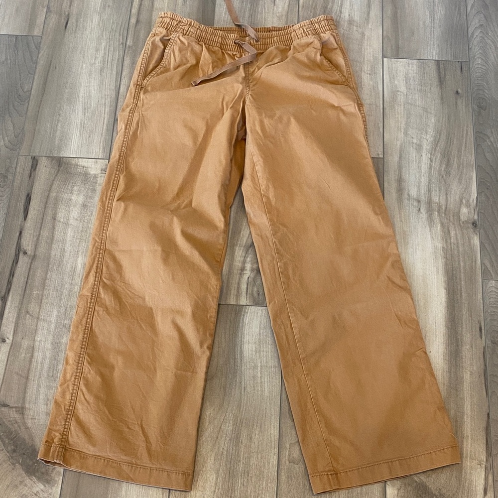 LLBean wide leg pull on lakewashed pants. Size 6.